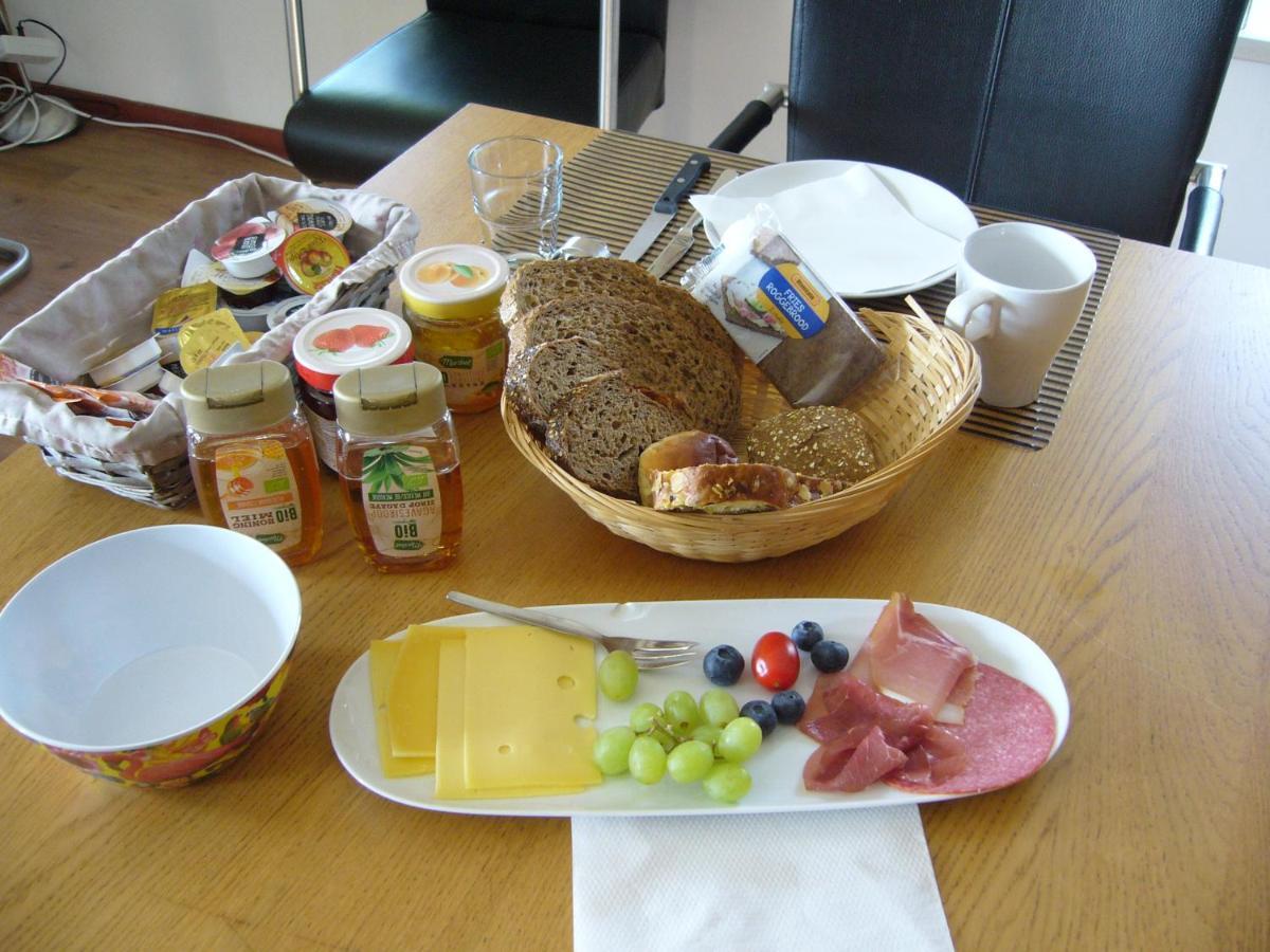 De Stjelp Pleats Bed & Breakfast Lemmer Bagian luar foto