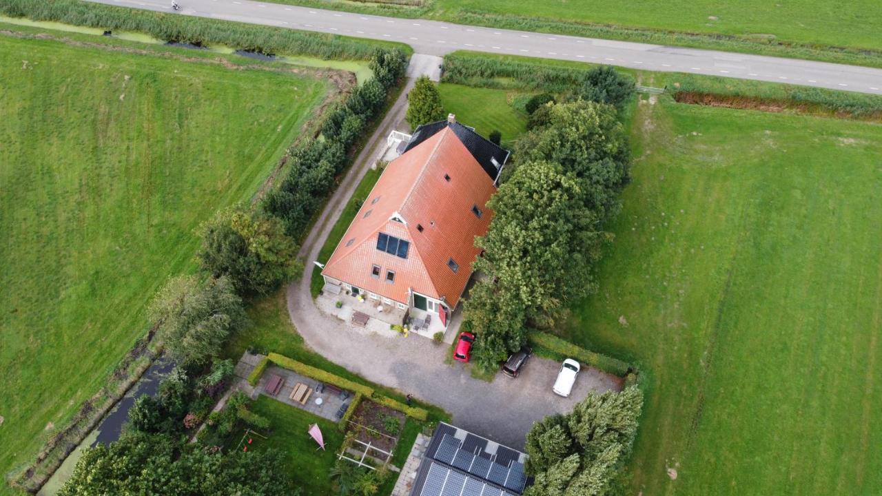 De Stjelp Pleats Bed & Breakfast Lemmer Bagian luar foto