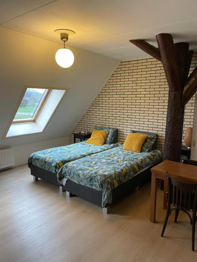 De Stjelp Pleats Bed & Breakfast Lemmer Bagian luar foto
