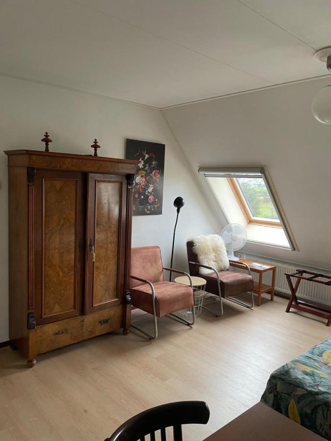 De Stjelp Pleats Bed & Breakfast Lemmer Bagian luar foto