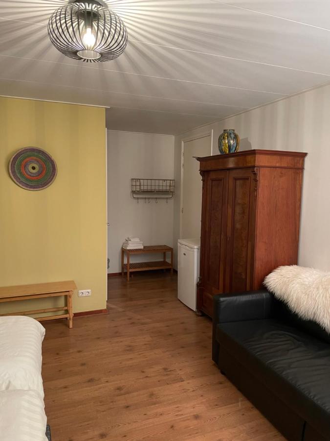 De Stjelp Pleats Bed & Breakfast Lemmer Bagian luar foto